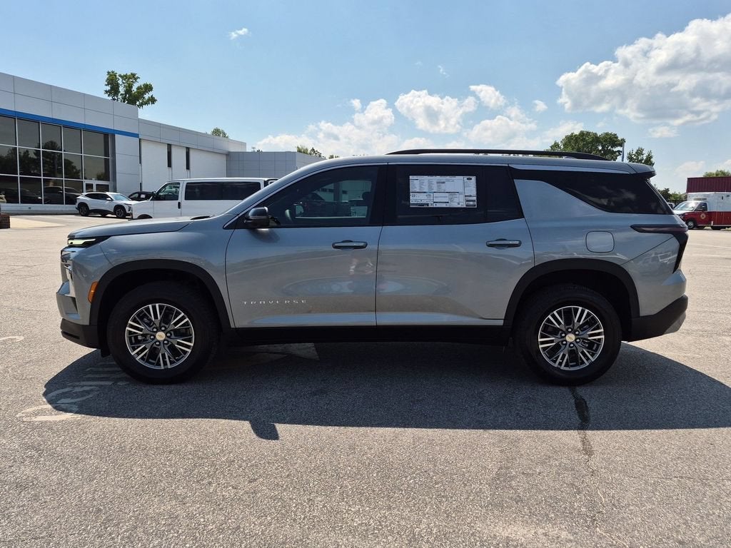 2027 Chevrolet Traverse LT - Photo 7