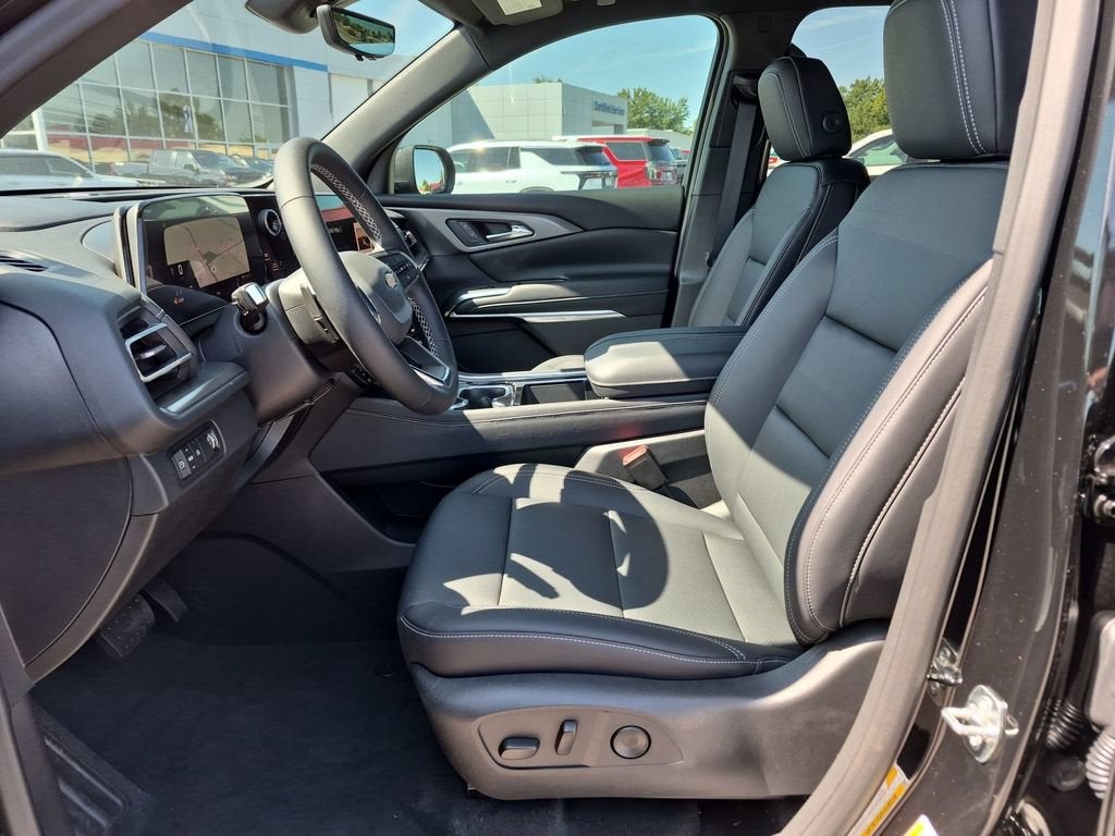 2027 Chevrolet Traverse LT - Photo 15