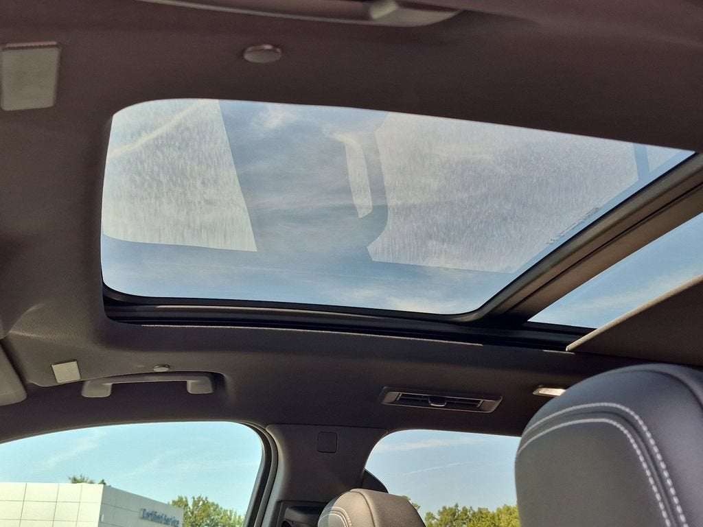 2027 Chevrolet Traverse LT - Photo 28