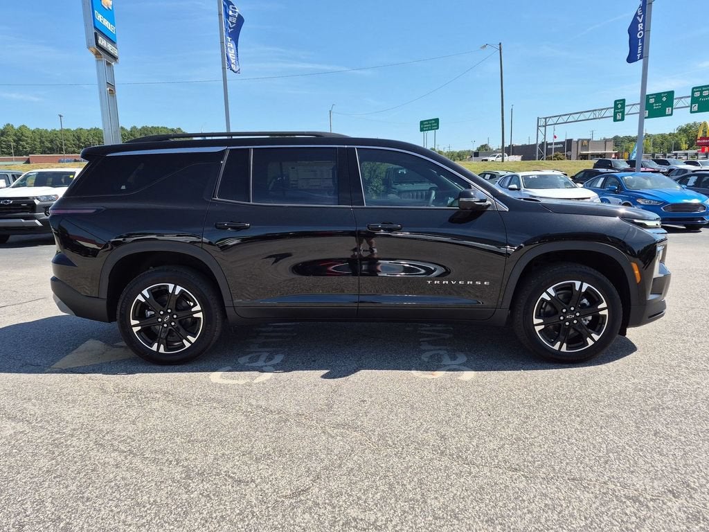 2027 Chevrolet Traverse LT - Photo 3