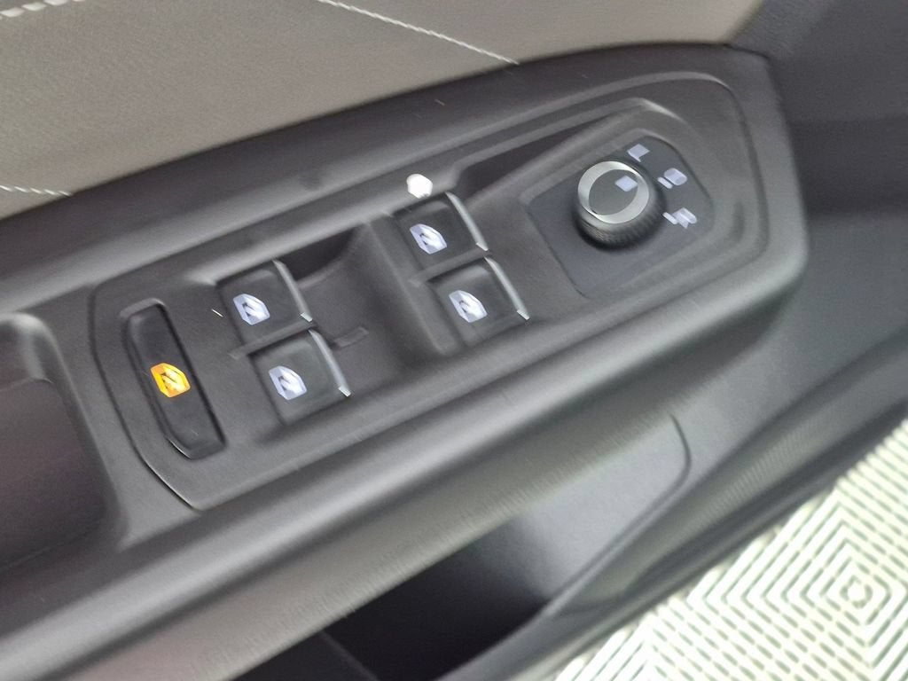 2022 Volkswagen Atlas SE w/Tech - Photo 12