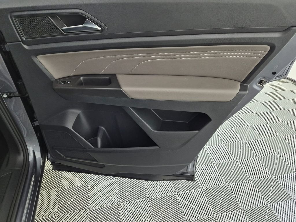 2022 Volkswagen Atlas SE w/Tech - Photo 32