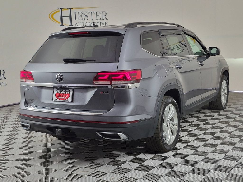 2022 Volkswagen Atlas SE w/Tech - Photo 7