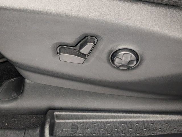 2025 Chrysler Pacifica Select - Photo 13