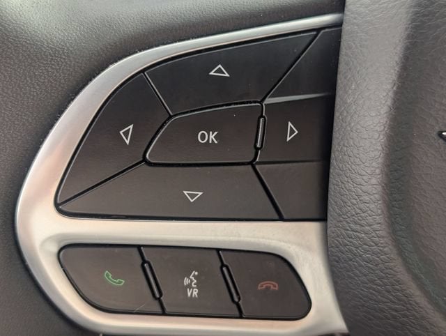 2025 Chrysler Pacifica Select - Photo 15