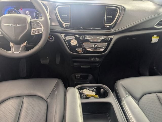 2025 Chrysler Pacifica Select - Photo 23