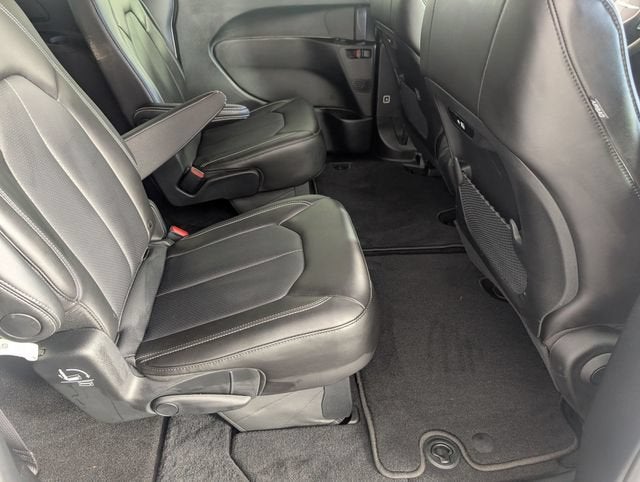 2025 Chrysler Pacifica Select - Photo 29