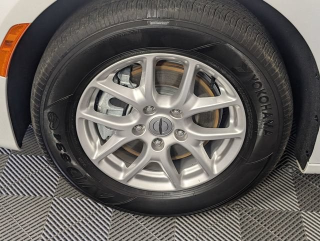 2025 Chrysler Pacifica Select - Photo 8