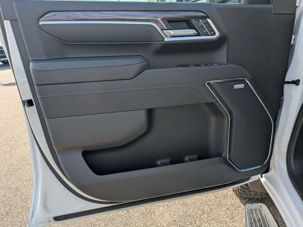 2026 Chevrolet Silverado 2500 HD LTZ - Photo 9