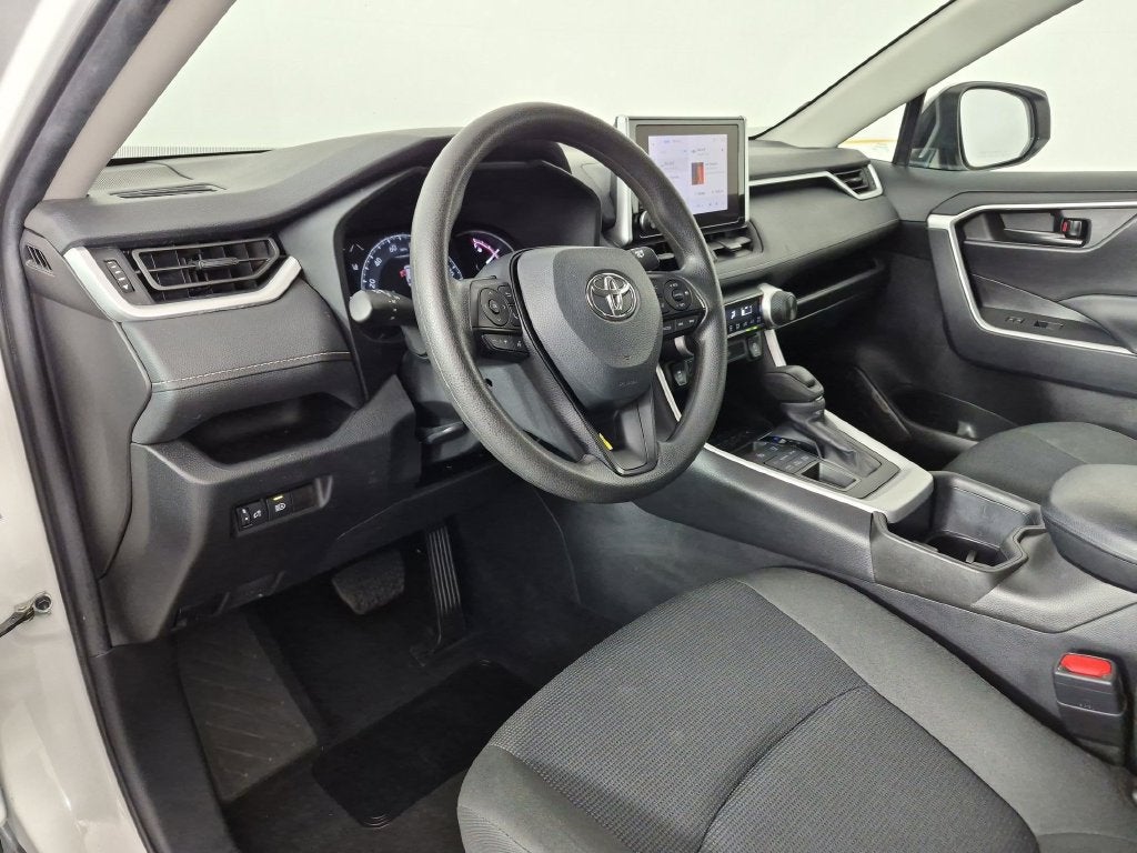 2025 Toyota RAV4 LE - Photo 17