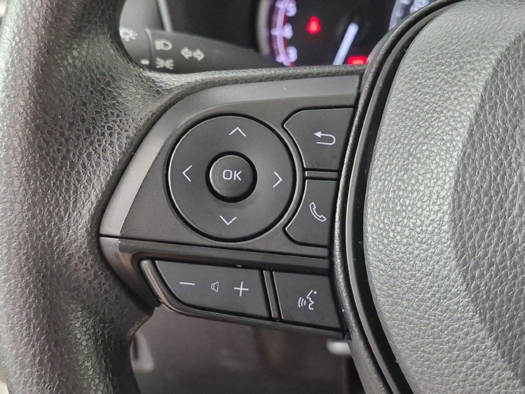 2025 Toyota RAV4 LE - Photo 18