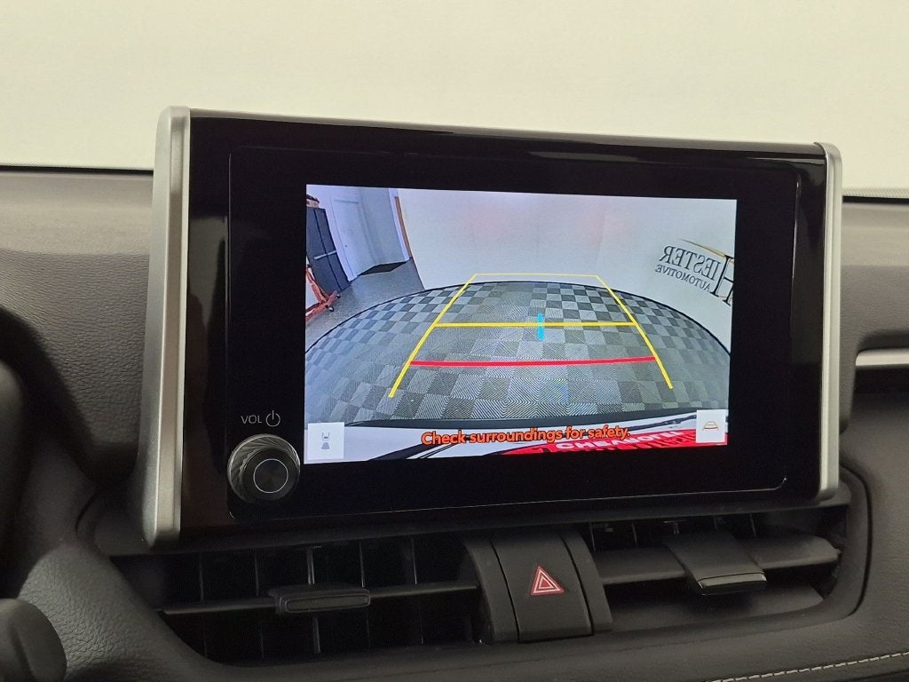 2025 Toyota RAV4 LE - Photo 24