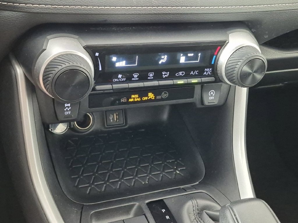 2025 Toyota RAV4 LE - Photo 26