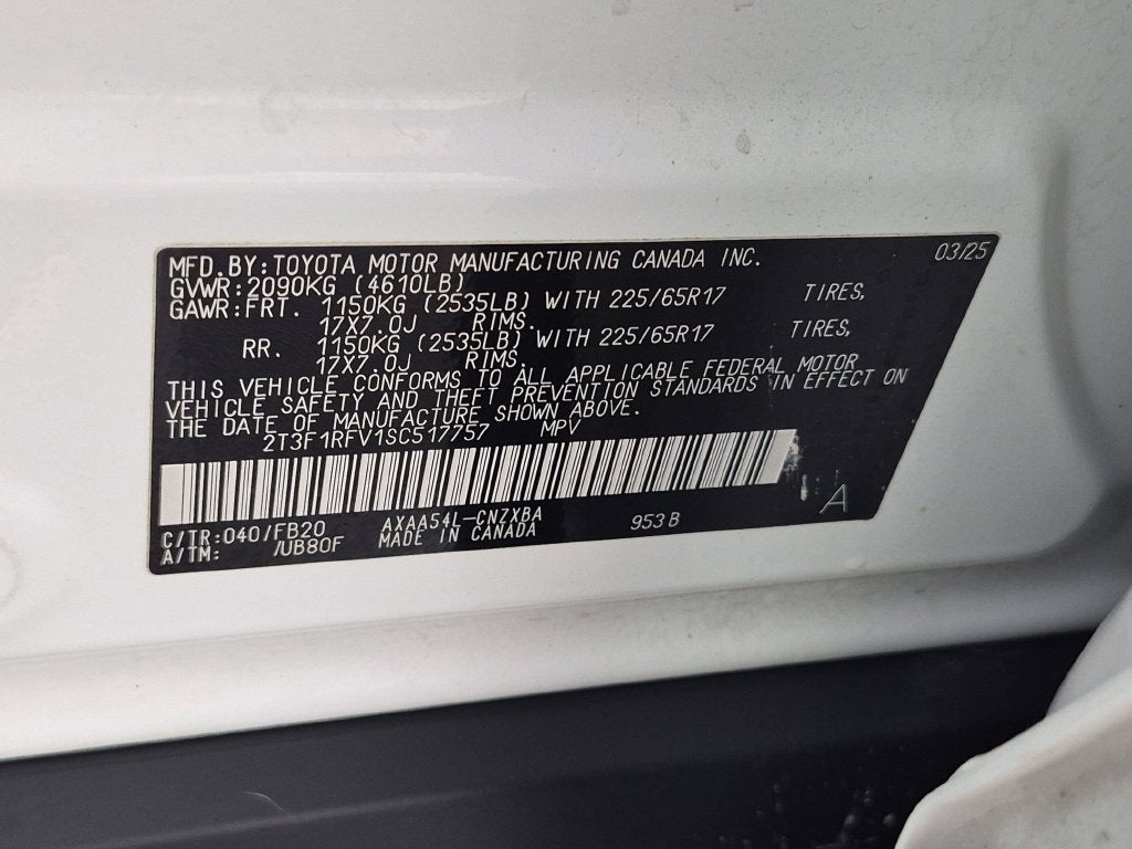 2025 Toyota RAV4 LE - Photo 39