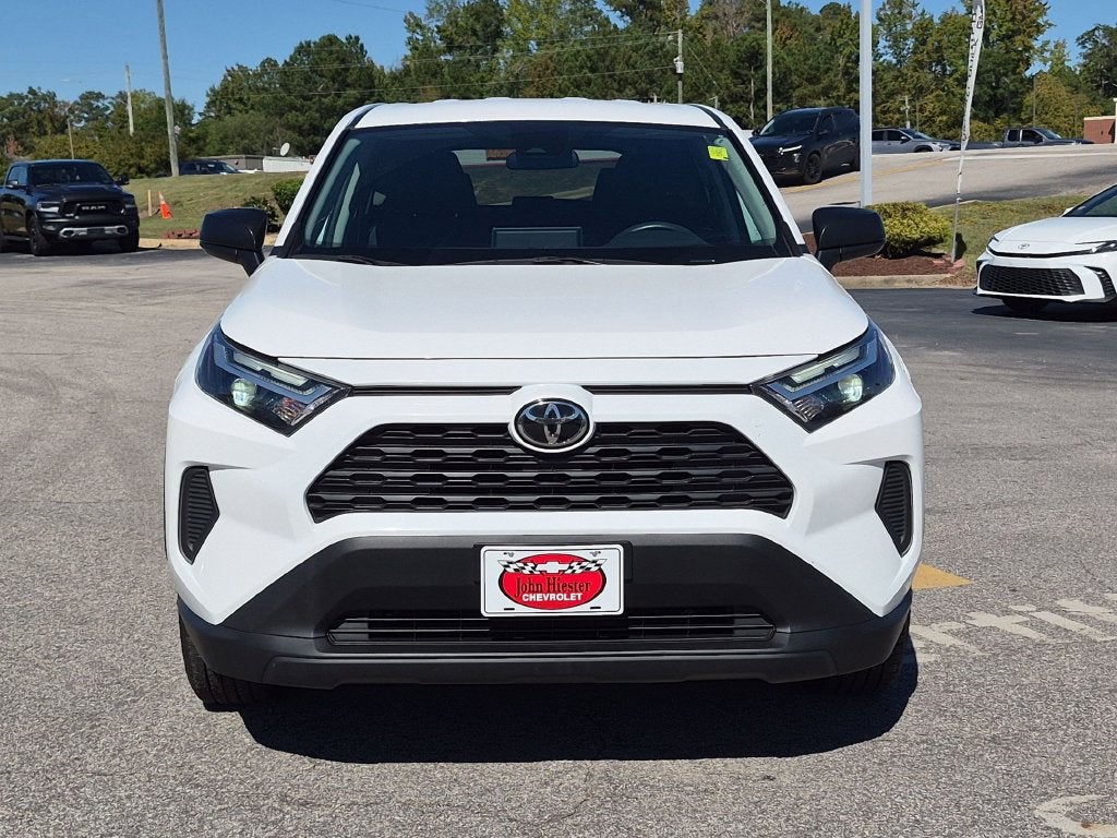 2025 Toyota RAV4 LE - Photo 9
