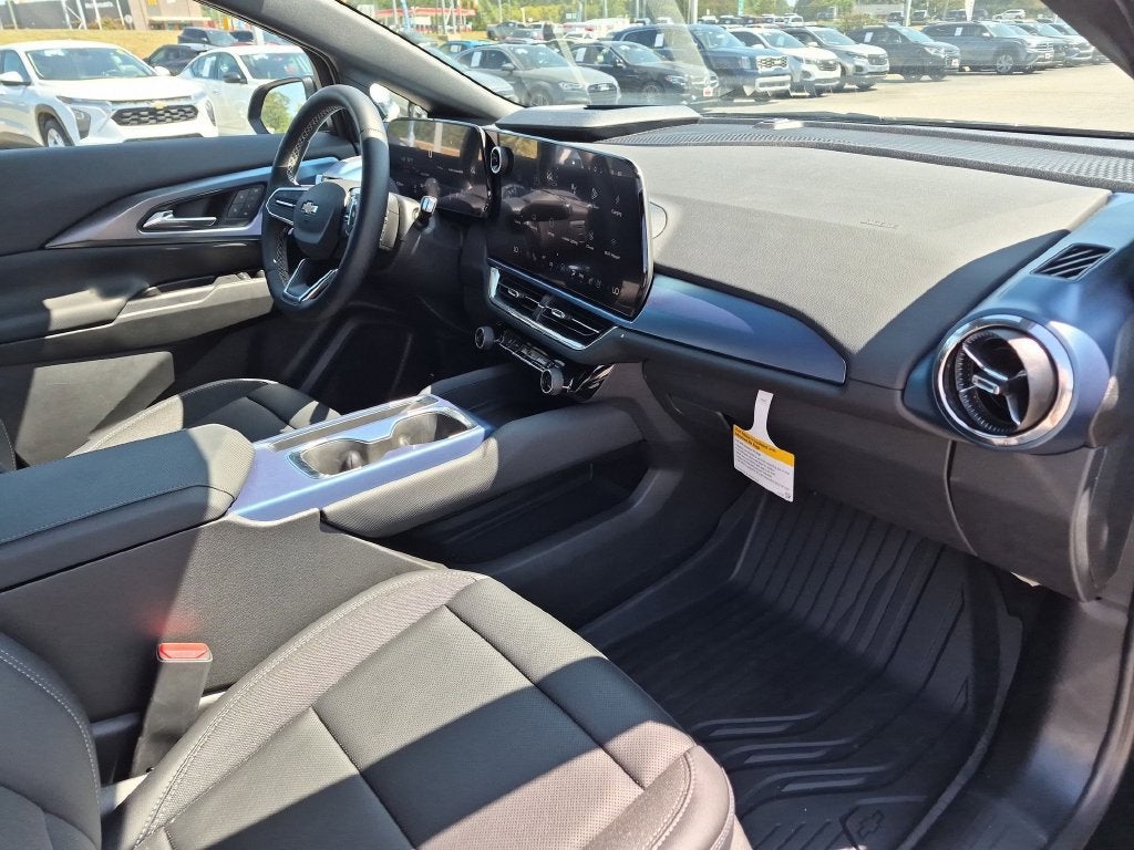 2026 Chevrolet Equinox EV 2LT - Photo 37