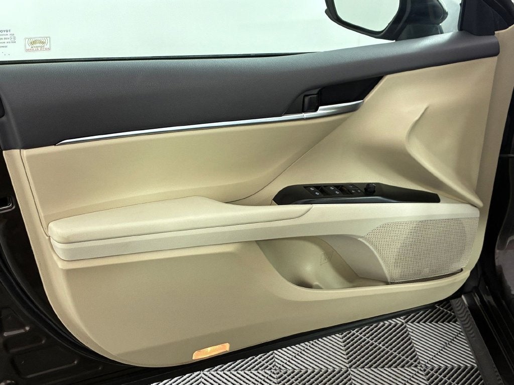 2018 Toyota Camry LE - Photo 12