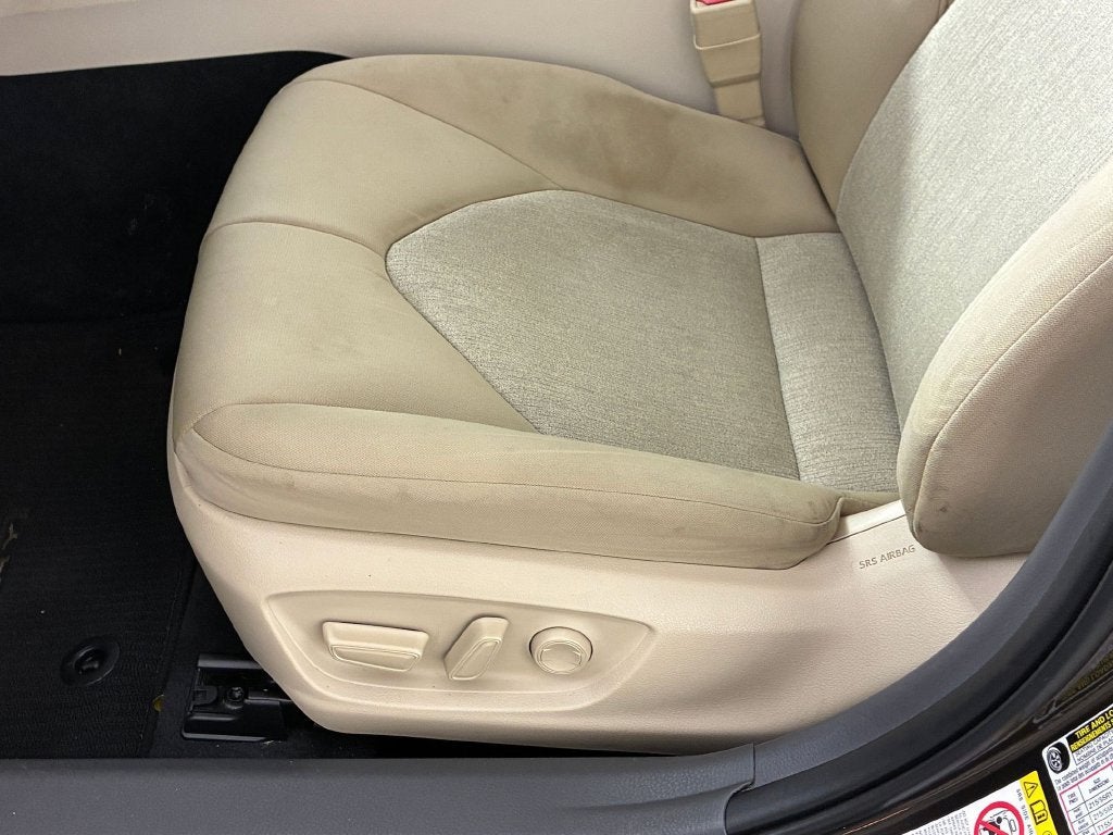 2018 Toyota Camry LE - Photo 16