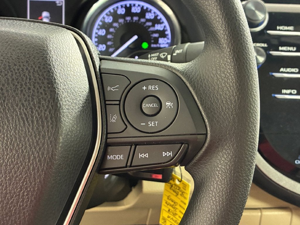 2018 Toyota Camry LE - Photo 19