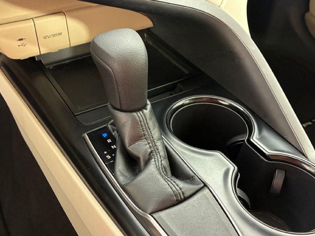 2018 Toyota Camry LE - Photo 22
