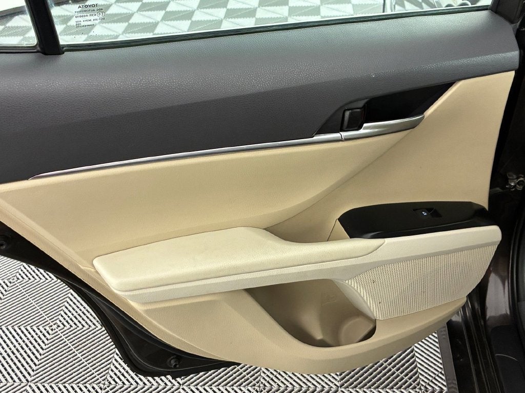 2018 Toyota Camry LE - Photo 23
