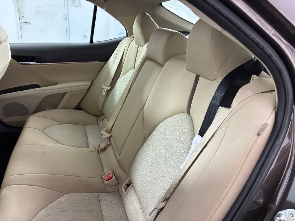 2018 Toyota Camry LE - Photo 26