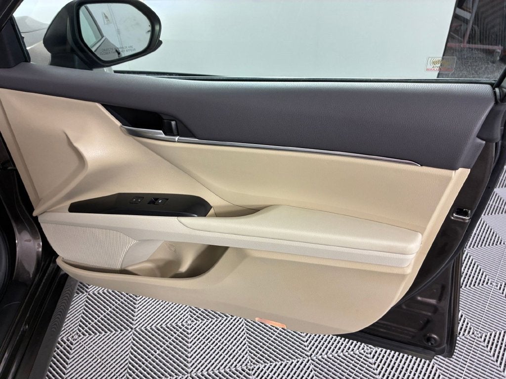 2018 Toyota Camry LE - Photo 29