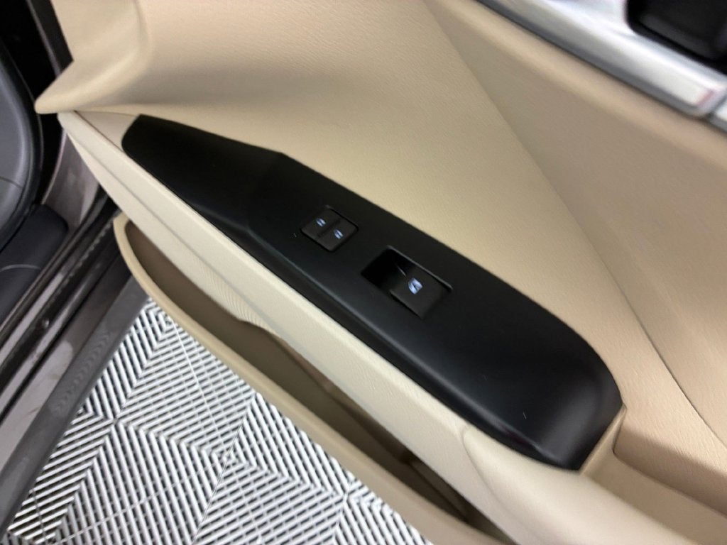 2018 Toyota Camry LE - Photo 31