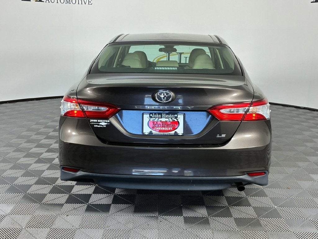 2018 Toyota Camry LE - Photo 7