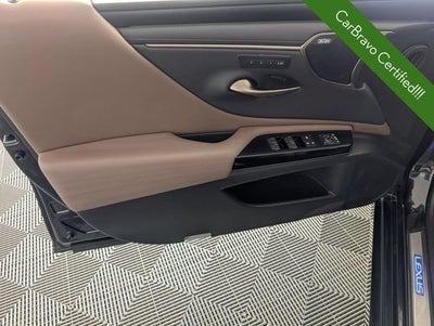 2022 Lexus ES 300h Ultra Luxury