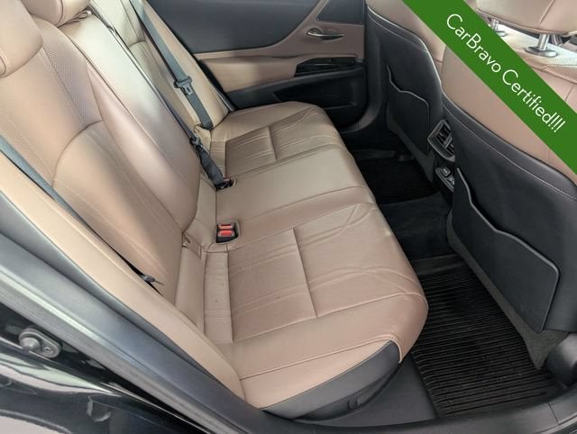 2022 Lexus ES 300h Ultra Luxury
