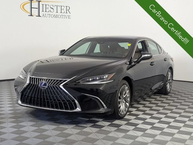2022 Lexus ES 300h Ultra Luxury