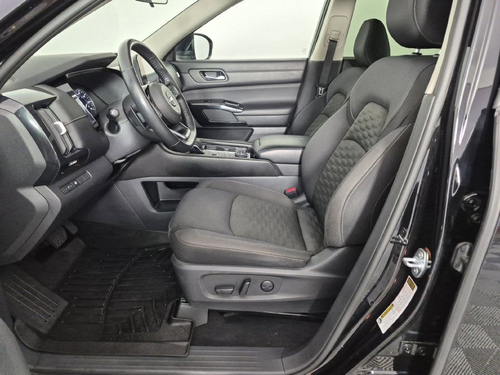 2022 Nissan Pathfinder SV 4WD