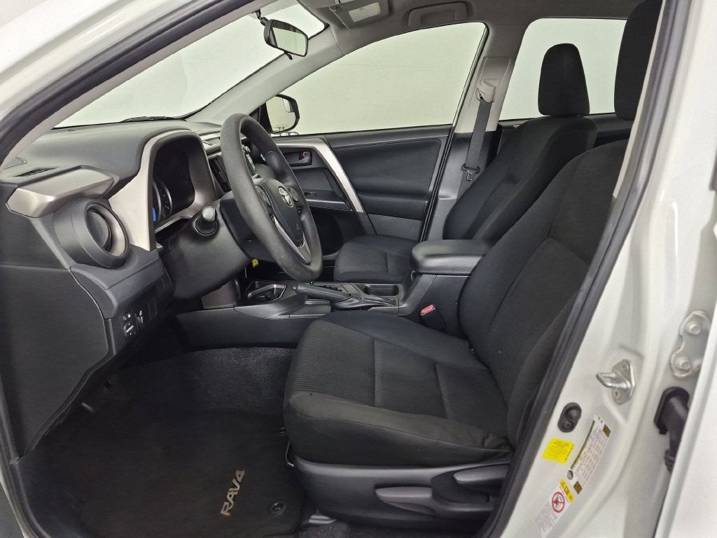 2016 Toyota RAV4 LE - Photo 15