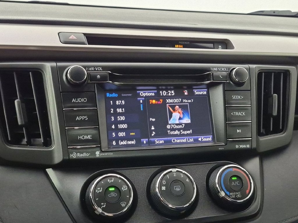 2016 Toyota RAV4 LE - Photo 22