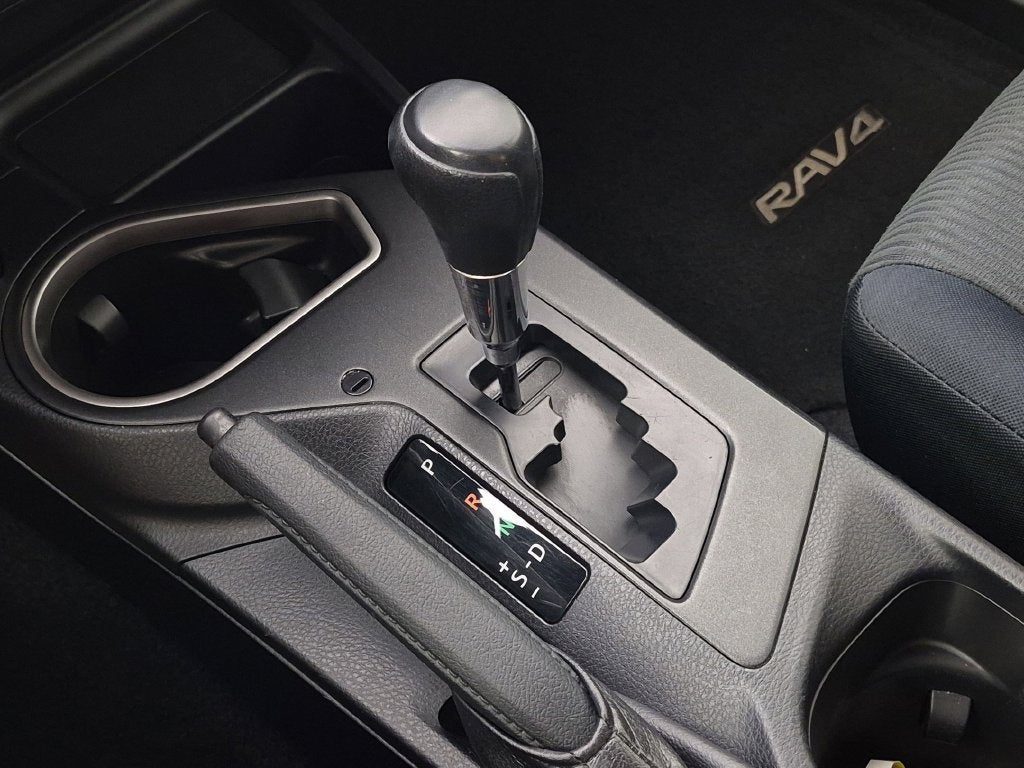 2016 Toyota RAV4 LE - Photo 25