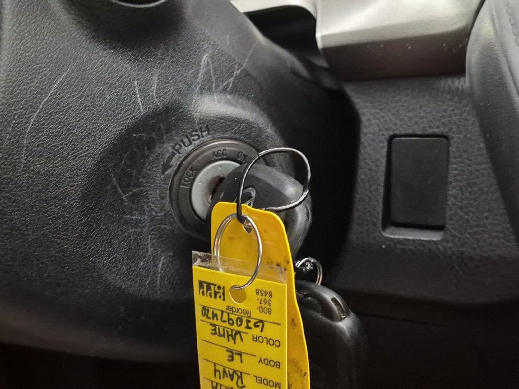 2016 Toyota RAV4 LE - Photo 26