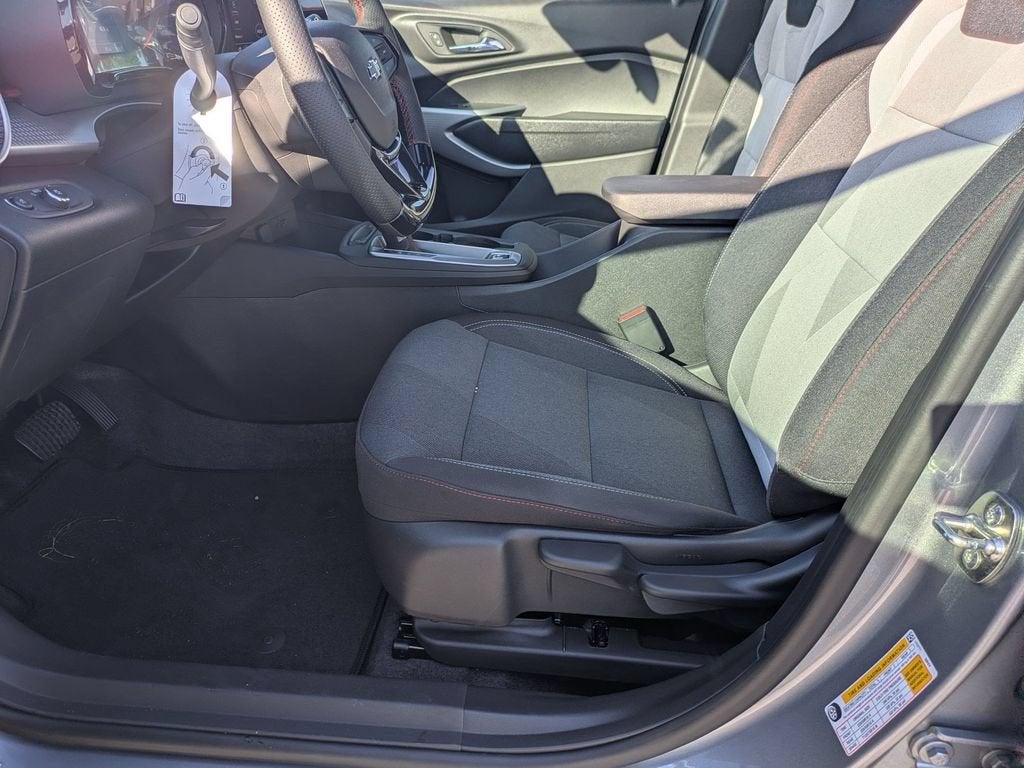 2026 Chevrolet Trax RS - Photo 11