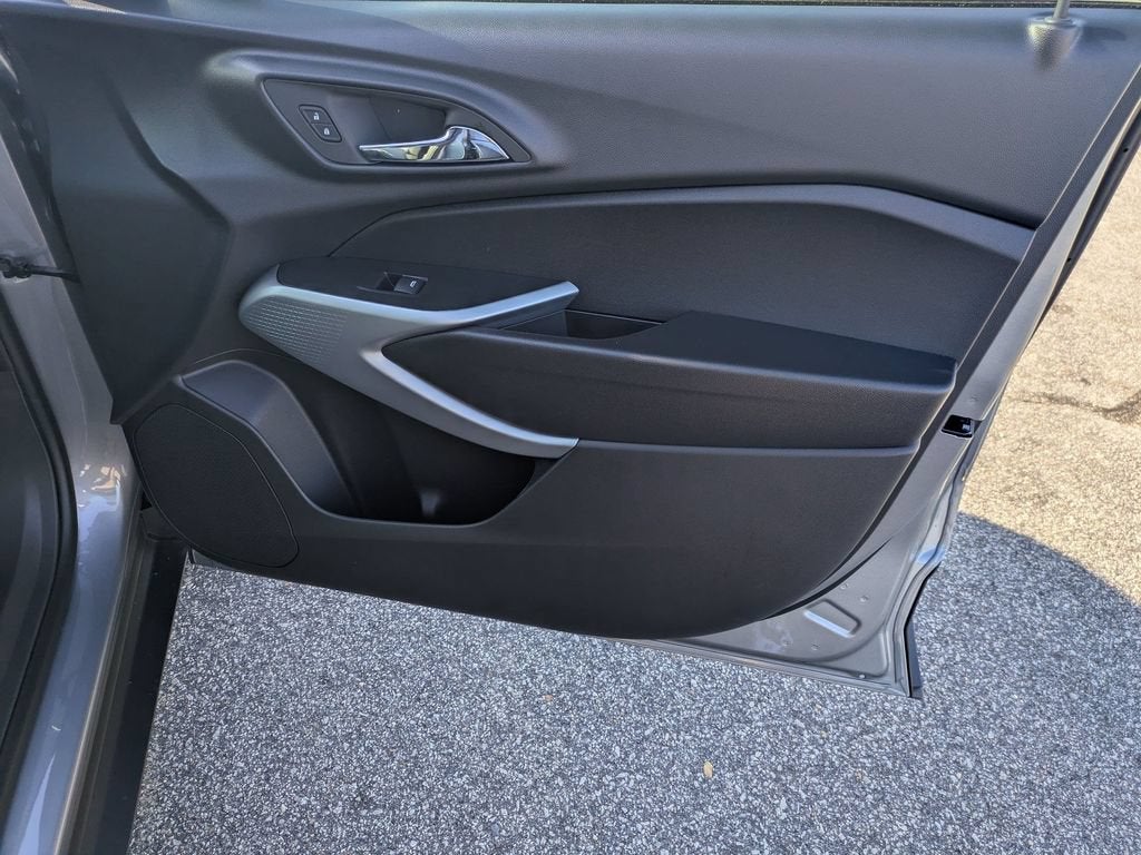 2026 Chevrolet Trax RS - Photo 32