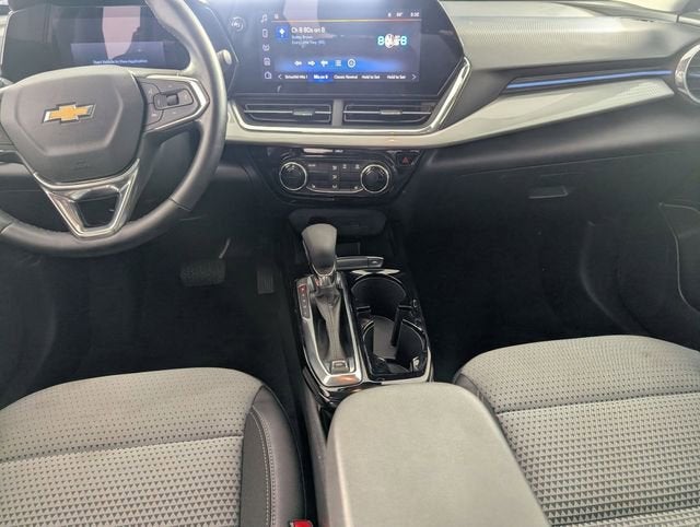 2025 Chevrolet Trax LT - Photo 23