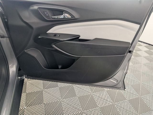 2025 Chevrolet Trax LT - Photo 30