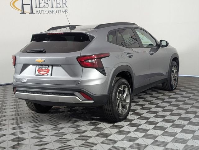 2025 Chevrolet Trax LT - Photo 7