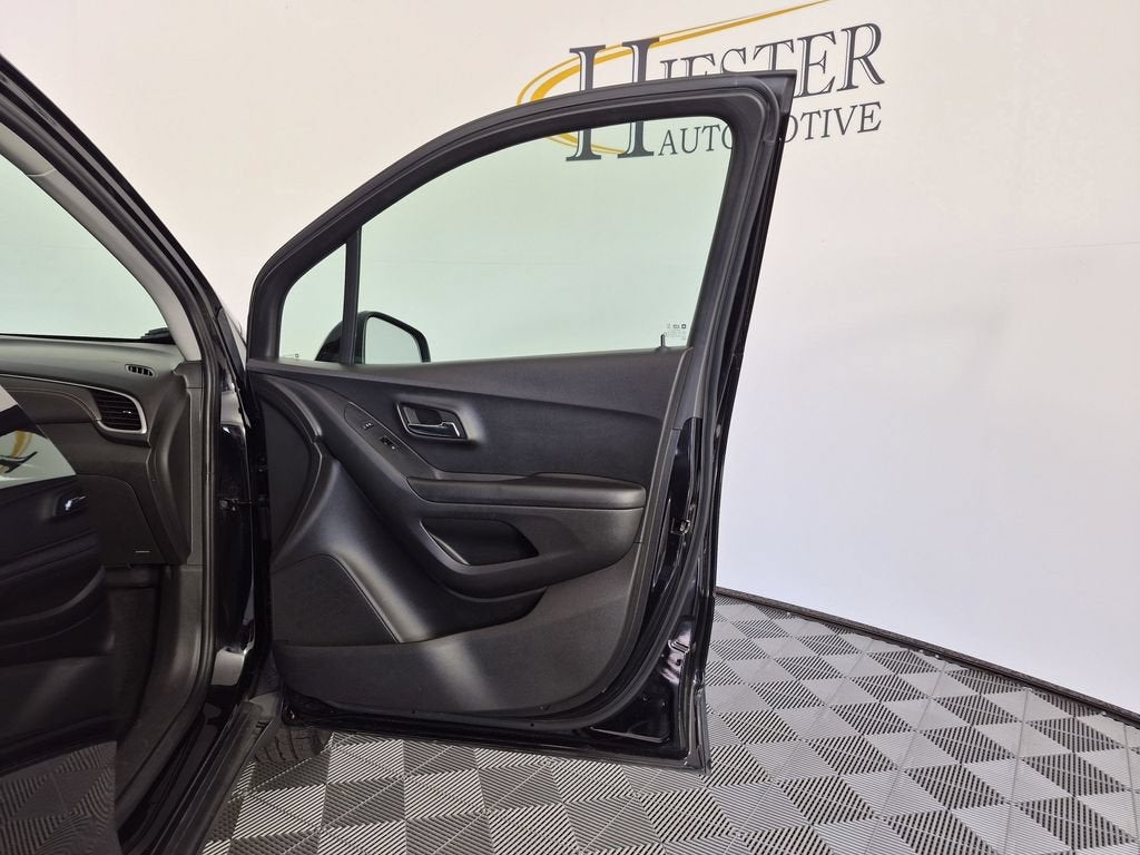 2022 Chevrolet Trax LT - Photo 35