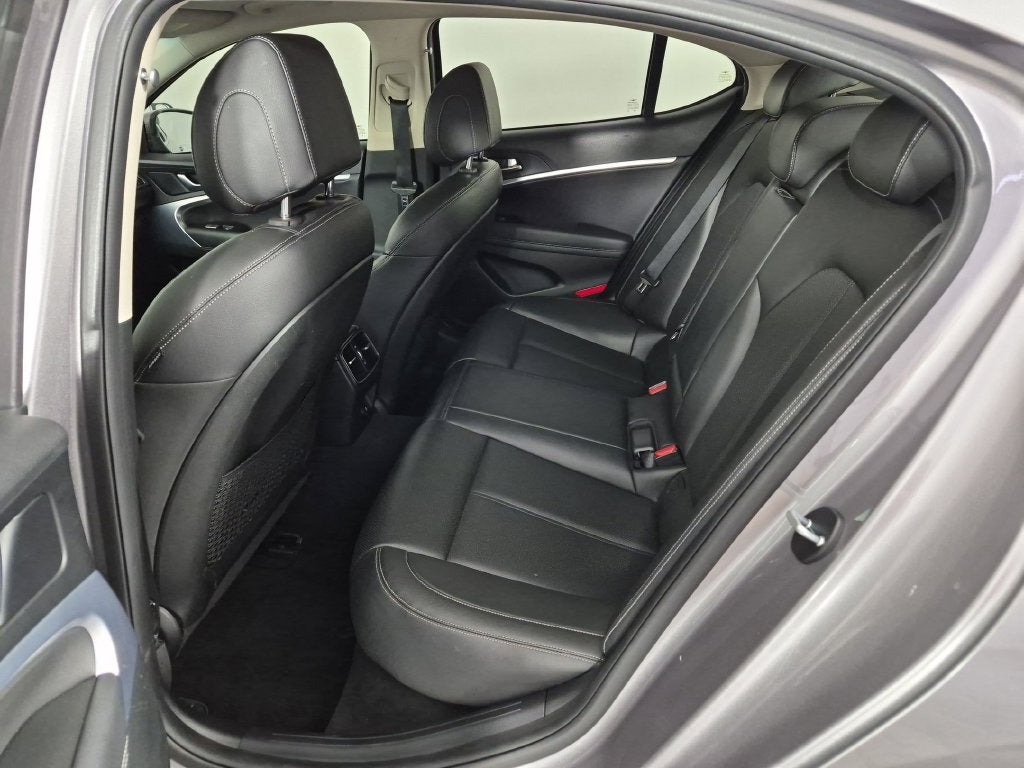 2023 Genesis G70 2.0T RWD