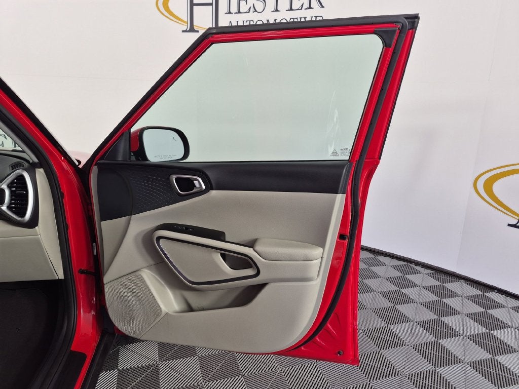 2021 Kia Soul S - Photo 34