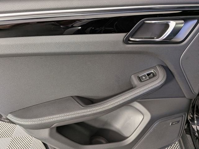 2023 Porsche Macan T